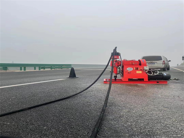 龙门马路路基路面开裂下沉注浆加固灌浆